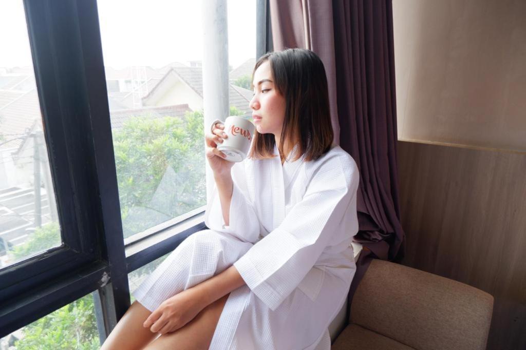 News Hotel Waru Sidoarjo Εξωτερικό φωτογραφία