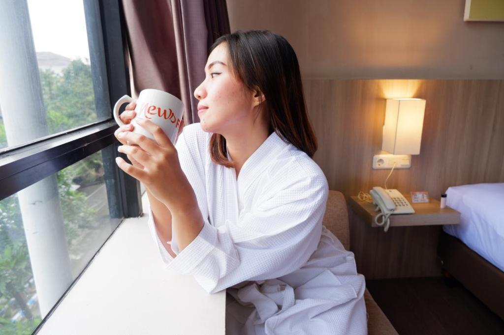 News Hotel Waru Sidoarjo Εξωτερικό φωτογραφία