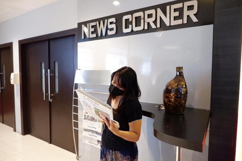 News Hotel Waru Sidoarjo Εξωτερικό φωτογραφία