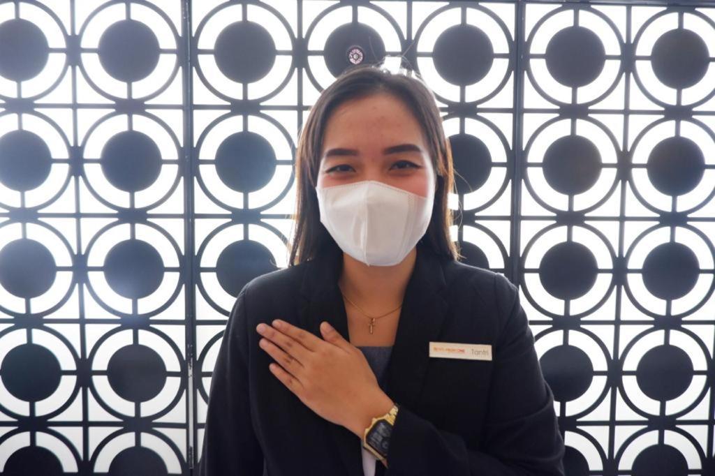 News Hotel Waru Sidoarjo Εξωτερικό φωτογραφία