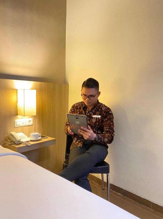 News Hotel Waru Sidoarjo Εξωτερικό φωτογραφία