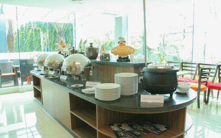 News Hotel Waru Sidoarjo Εξωτερικό φωτογραφία