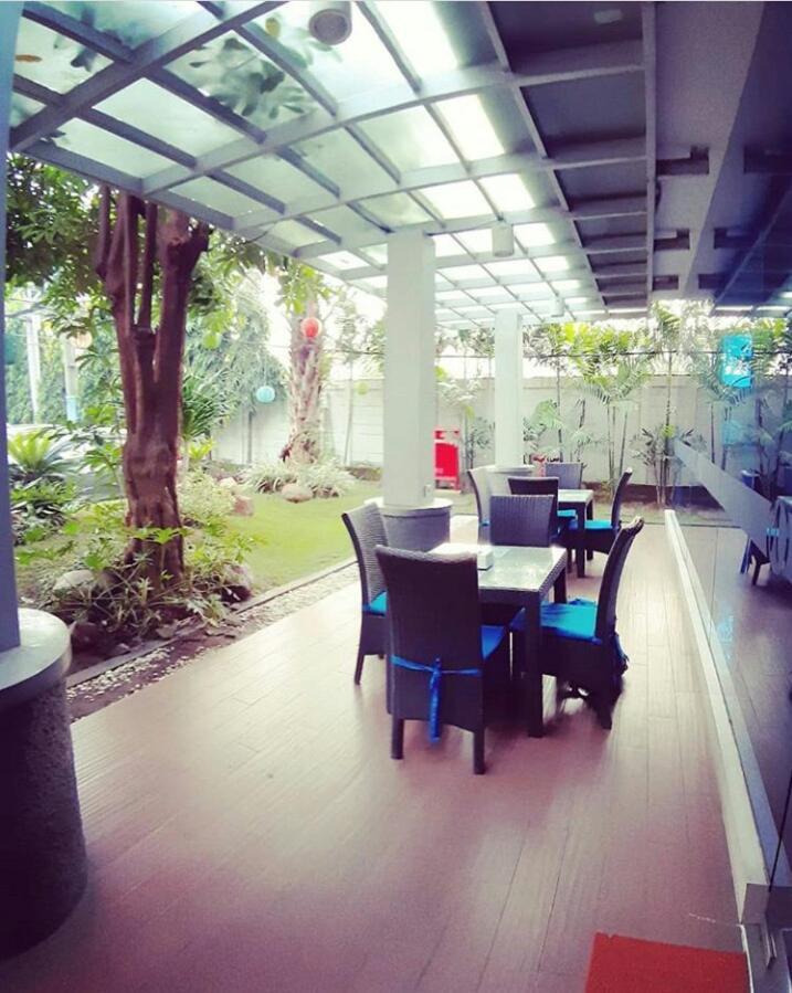 News Hotel Waru Sidoarjo Εξωτερικό φωτογραφία